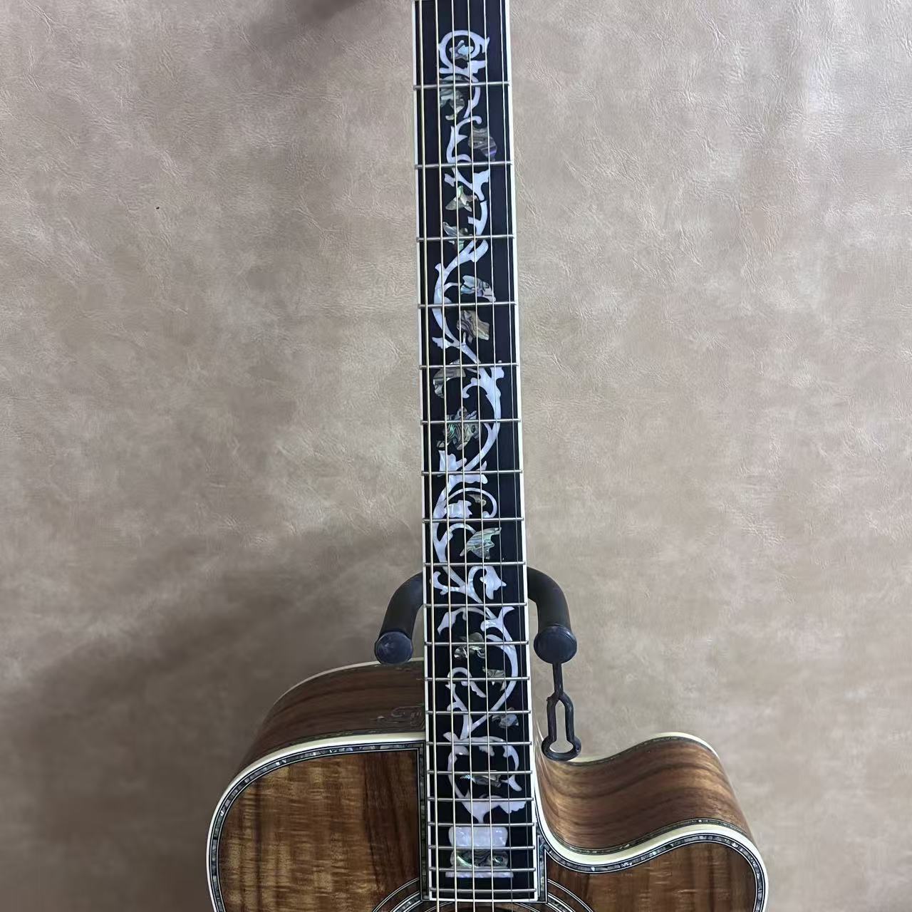 Akustyczna gitara US Local Dis – Musical Instrument Strings recenzja i cena
