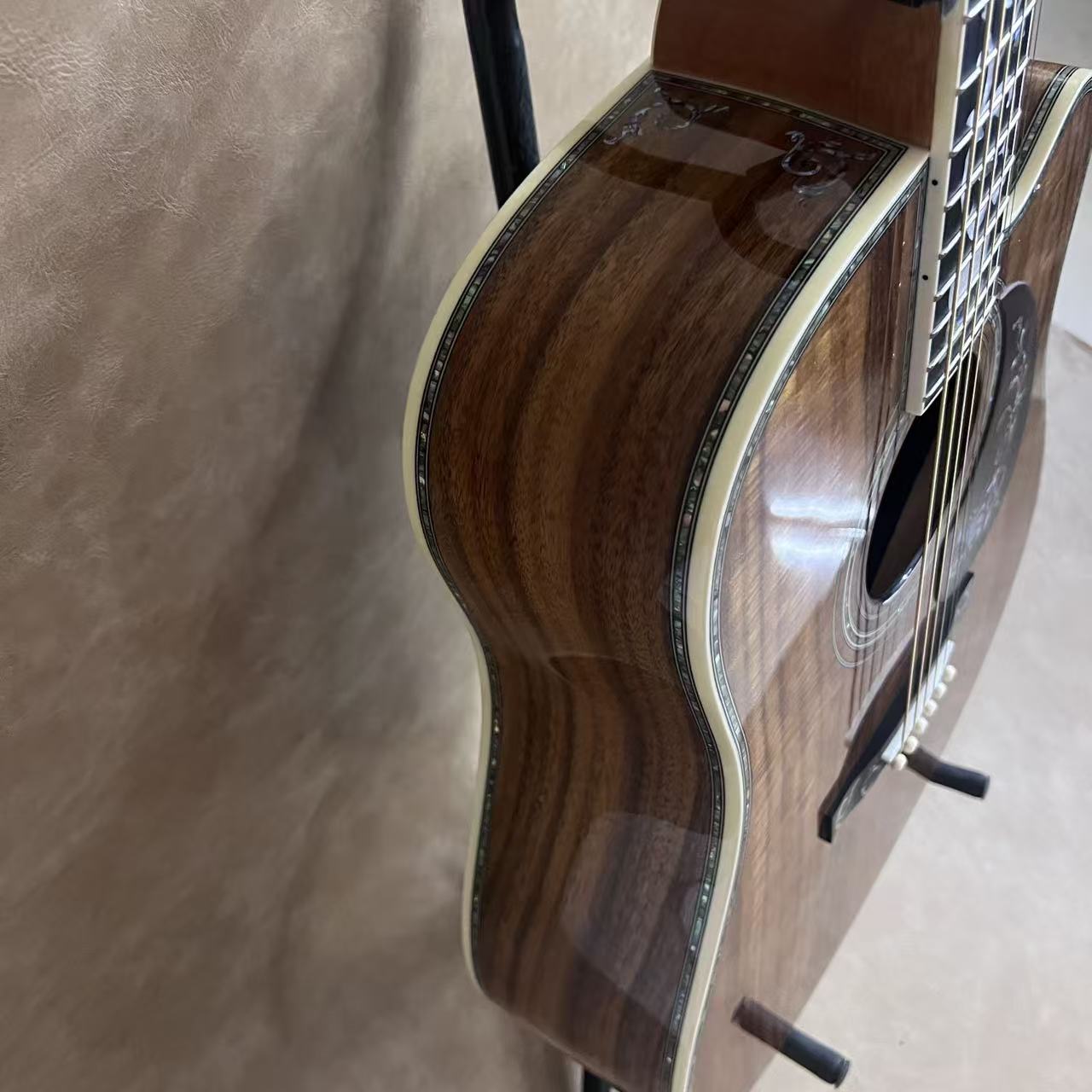 Akustyczna gitara US Local Dis – Musical Instrument Strings recenzja i cena